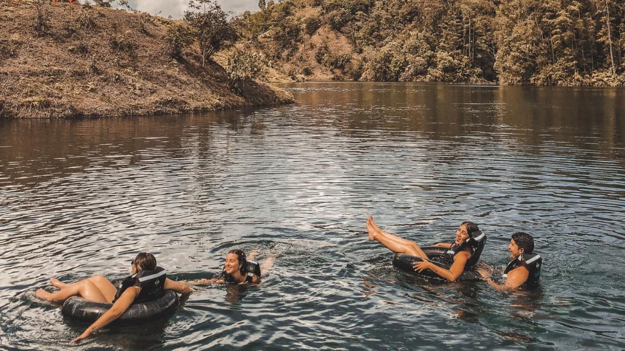 Cardinal Glamping Hotel Guatapé Buitenkant foto